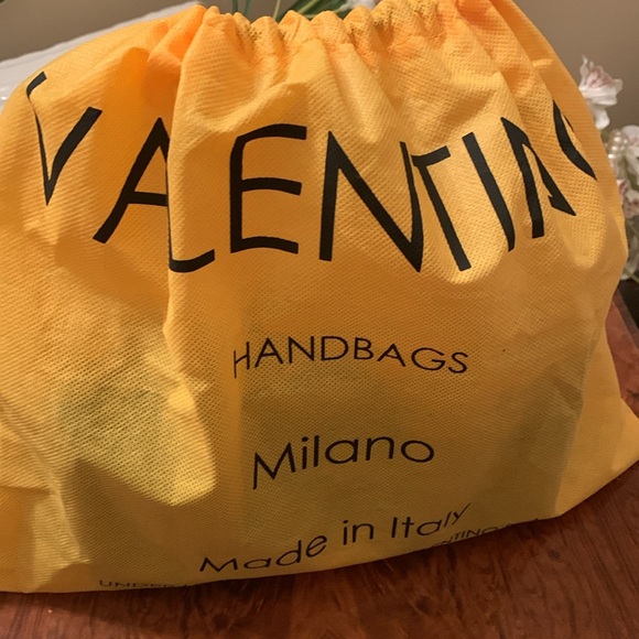 Valentino Leather Shoulder Bag Gold/Leather Chain - Picture 10 of 12